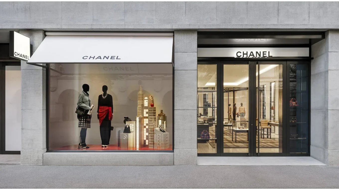 Wenn Schwarz auf Weiß trifft: Die Integration des Brandschutzes in Chanels neuen Flagship-Store in Zürich