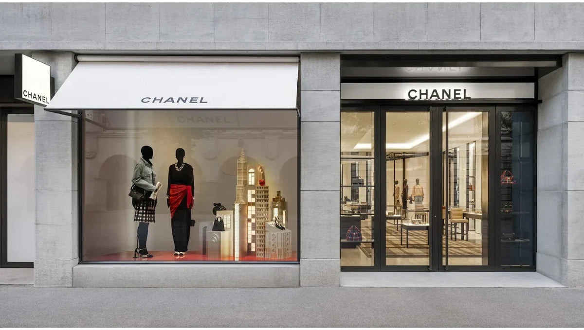 Wenn Schwarz auf Weiß trifft: Die Integration des Brandschutzes in Chanels neuen Flagship-Store in Zürich