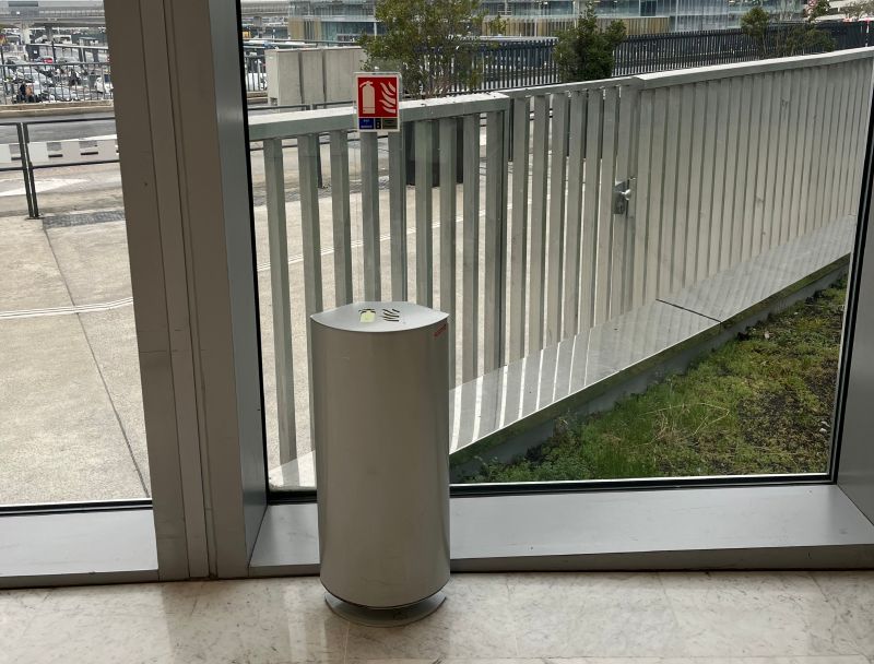 Hoe een brandblusser voor glazen oppervlakken installeren